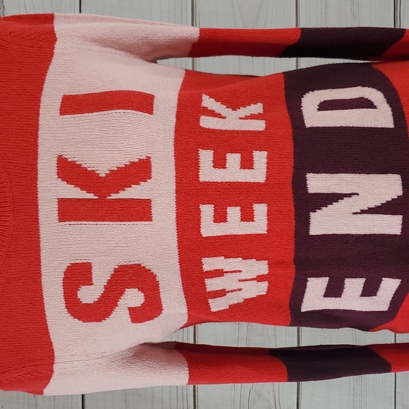 1901• M sweater Ski Weekend crewneck long sleeve shoulder button detail … - Picture 3 of 10